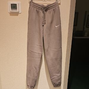 Nike L Gray Oversized/ Baggy Sweatpants XS